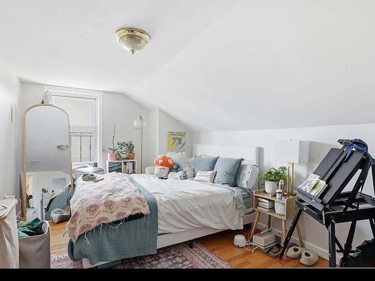 289 Broadway — Photo 11