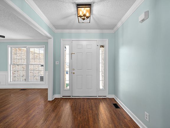 5th image of 3920 Rhonda Ct