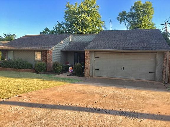 3rd image of 533 Leaning Elm Dr