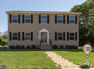39 Arlington Ave, Aston, PA 19014