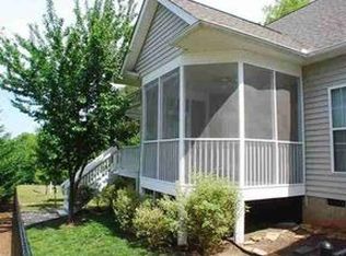 217 Dodgins Ln, Seneca, SC 29672