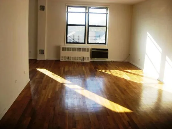 2800 Coyle Street image 1 of 3