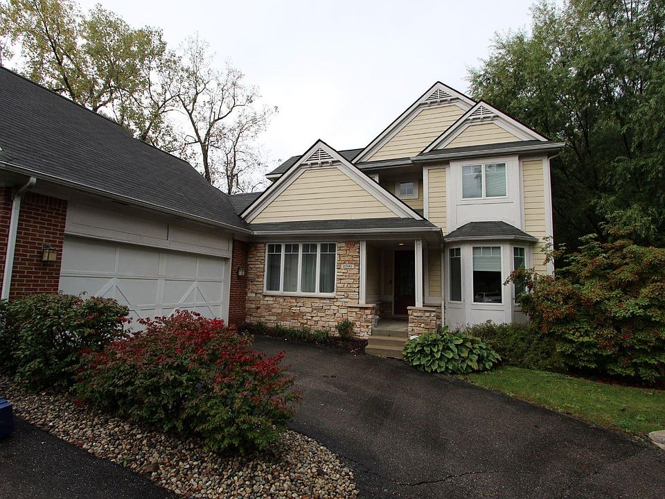 1st image of 1090 Oakwood Dr