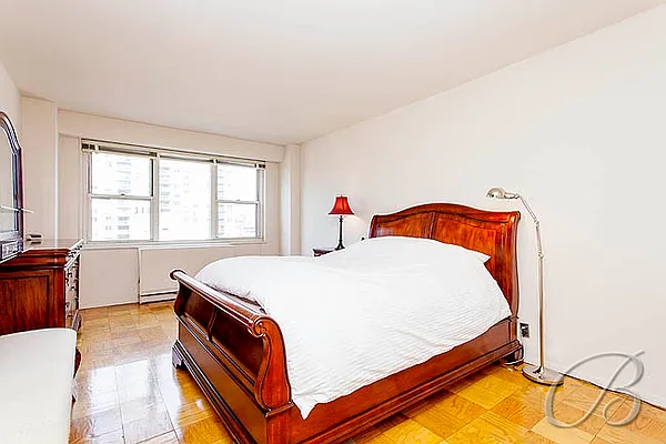 Sold by Bellmarc Realty | media 9