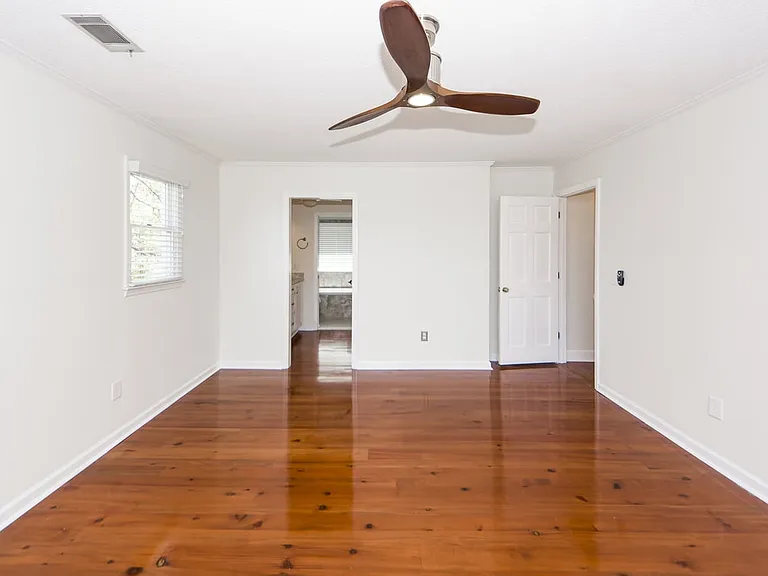 923 River Rd — Photo 23
