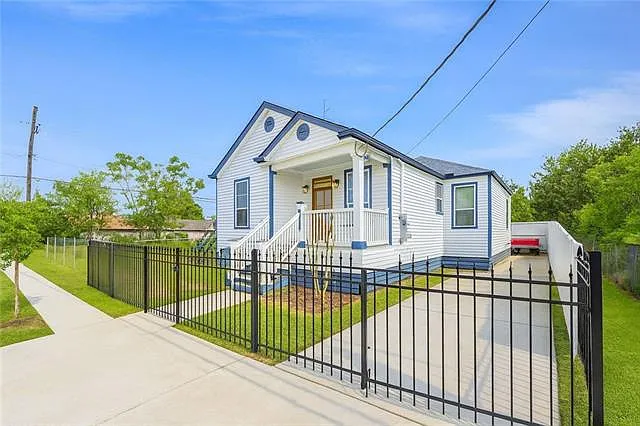 Building Photo - 3410 Lowerline St