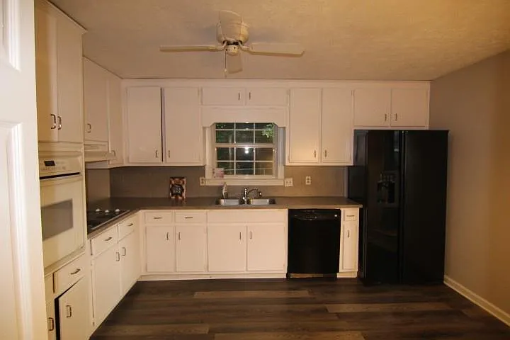 3765 Manor House Dr — Photo 6