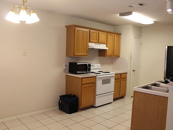 2nd image of 3004 Dove Valley Ln