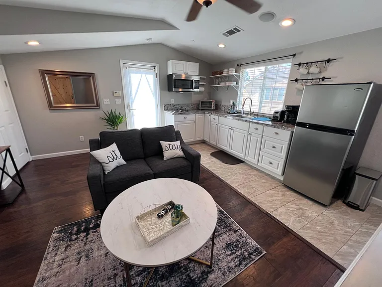 1115 Valley Glen Dr #2 — Photo 8