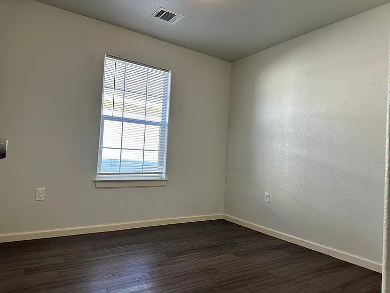 628 Luke St #A — Photo 10