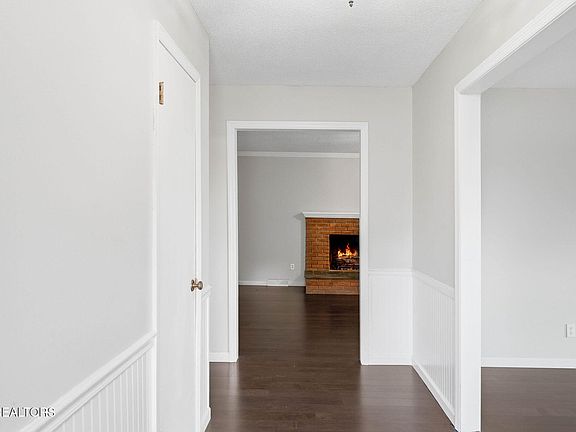4th image of 7552 Berkshire Blvd