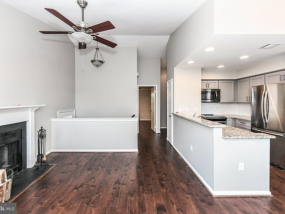 3rd image of 2801F S Woodrow St #1