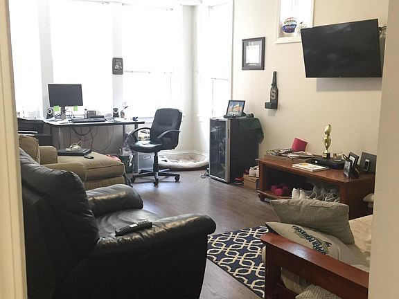 4th image of 1307 N Artesian Ave APT 1