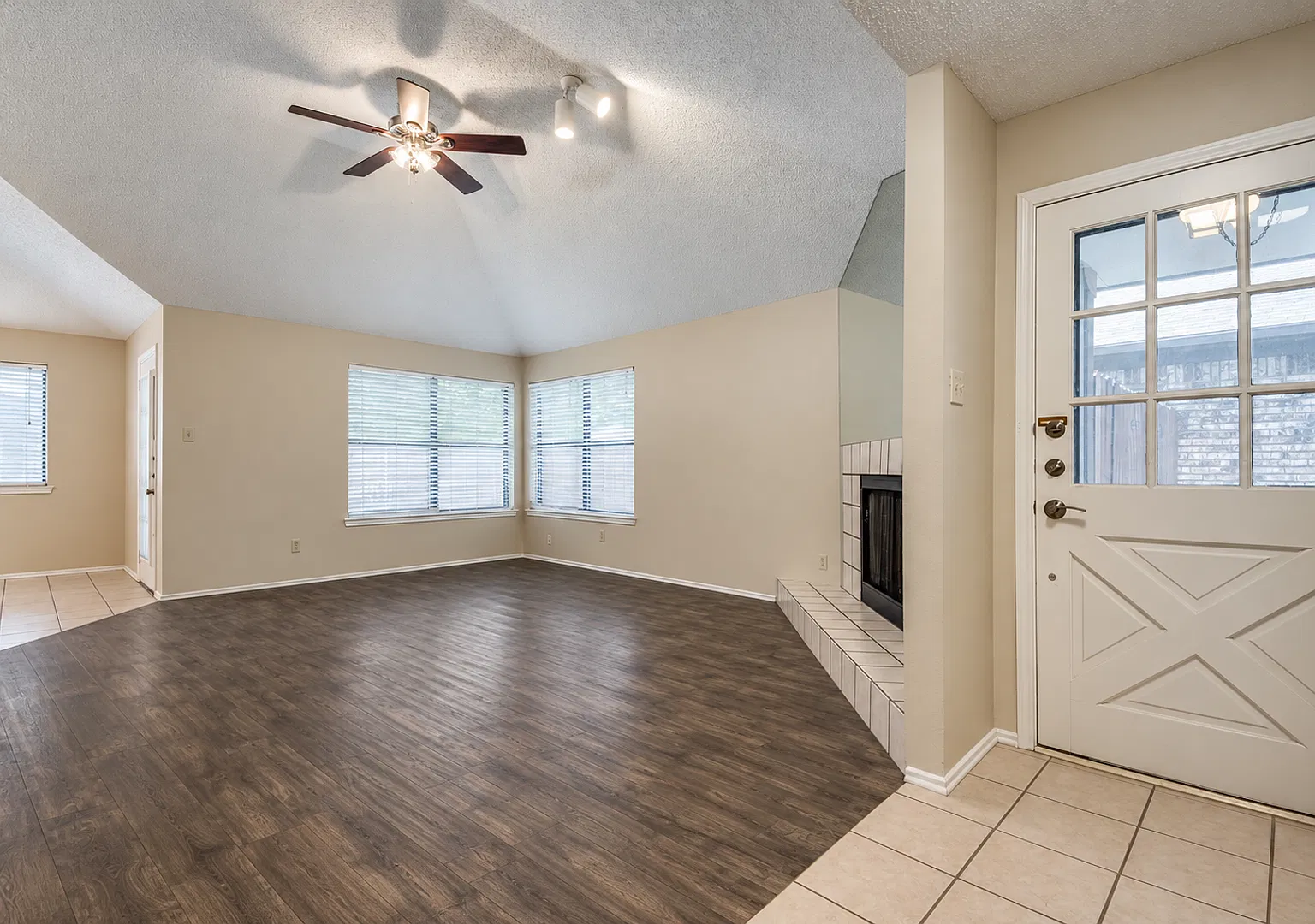 Charming 2-Bedroom Duplex in Coppell, TX | Coppell ISD | Private Yard & Attached Garage — Photo 1