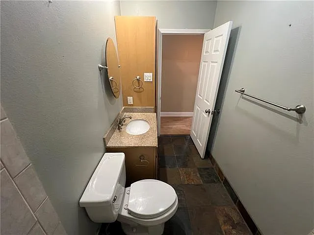 1008 Community St — Photo 11