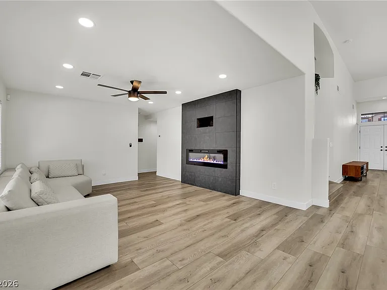 2560 Sundew Ave — Photo 20