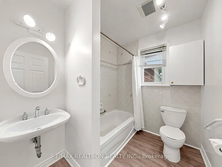 398 Connaught Ave — Photo 26