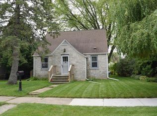 1019 Rhode Island St, Sturgeon Bay, WI 54235