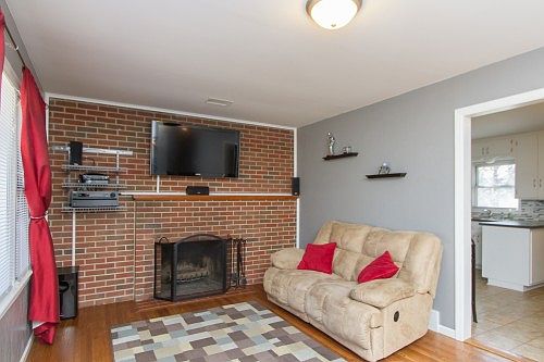3rd image of 10911 W 56th St