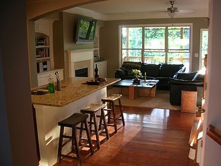 Open the windows and let the breeze blow in from the covered deck. Enjoy your 