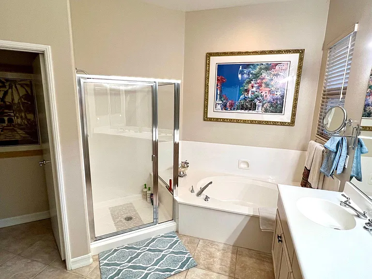 209 Kavenish Dr — Photo 9