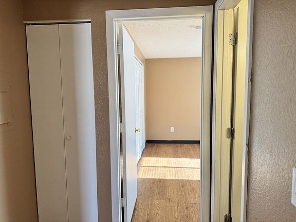 5th image of 1172 E 6th St