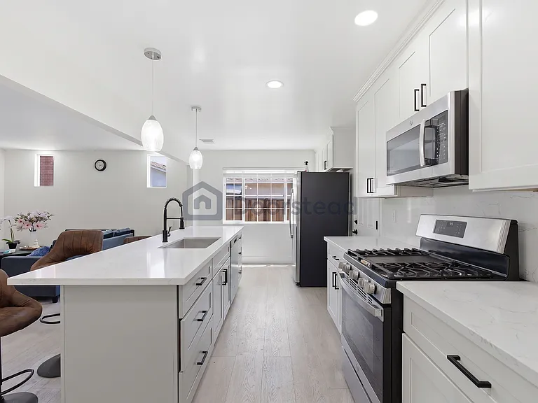 1624 Farringdon Ct — Photo 11