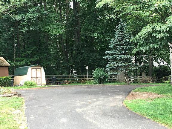 2nd image of 4006 Born Rd