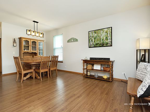 3rd image of 1014 Devon Dr
