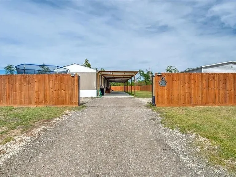 505 Road 5202 — Photo 1