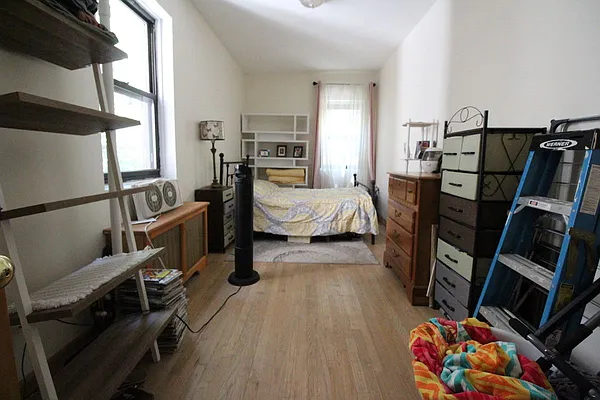 Rented by Luxor Homes & Investment Realty | media 12