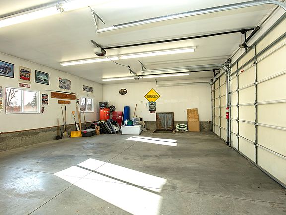 4th image of 1500 SE Kramer Ln