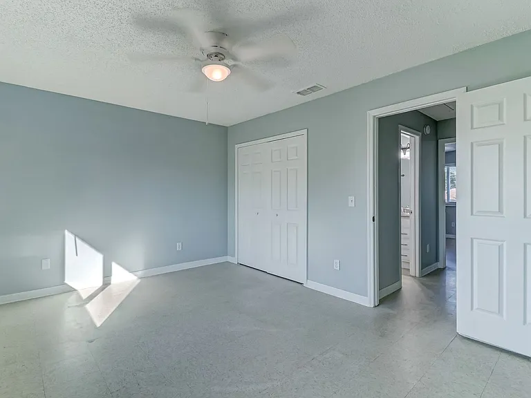 833 Mary St #B — Photo 13