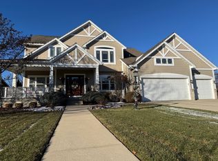 4707 Chestnut Grove Dr, Champaign, IL 61822