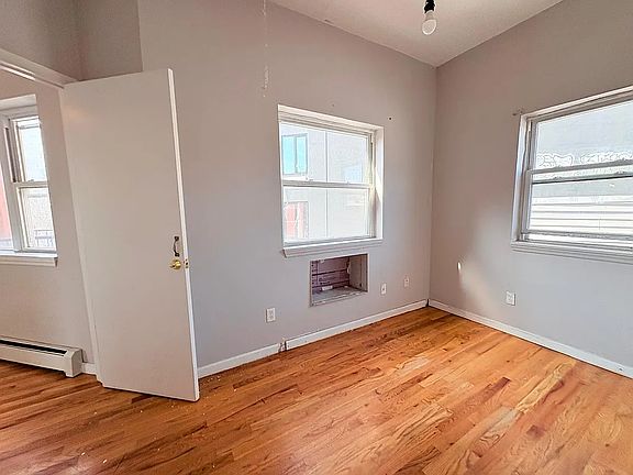 5th image of 267 Hull St #3A