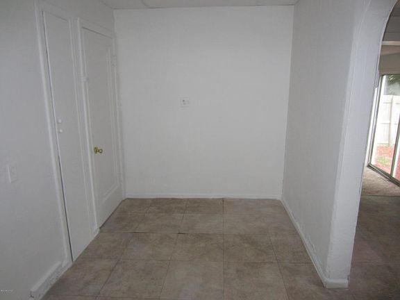 4th image of 2491 Capital Ave SW