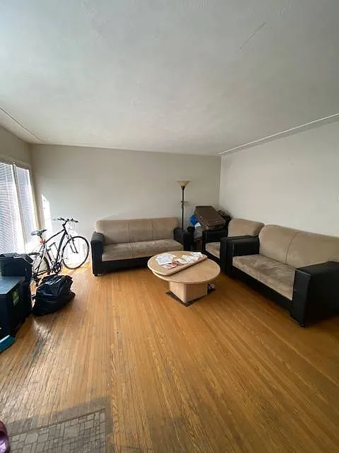 160 A Weber Street North Waterloo — Photo 3
