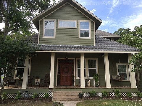 1st image of 487 E Brenham St