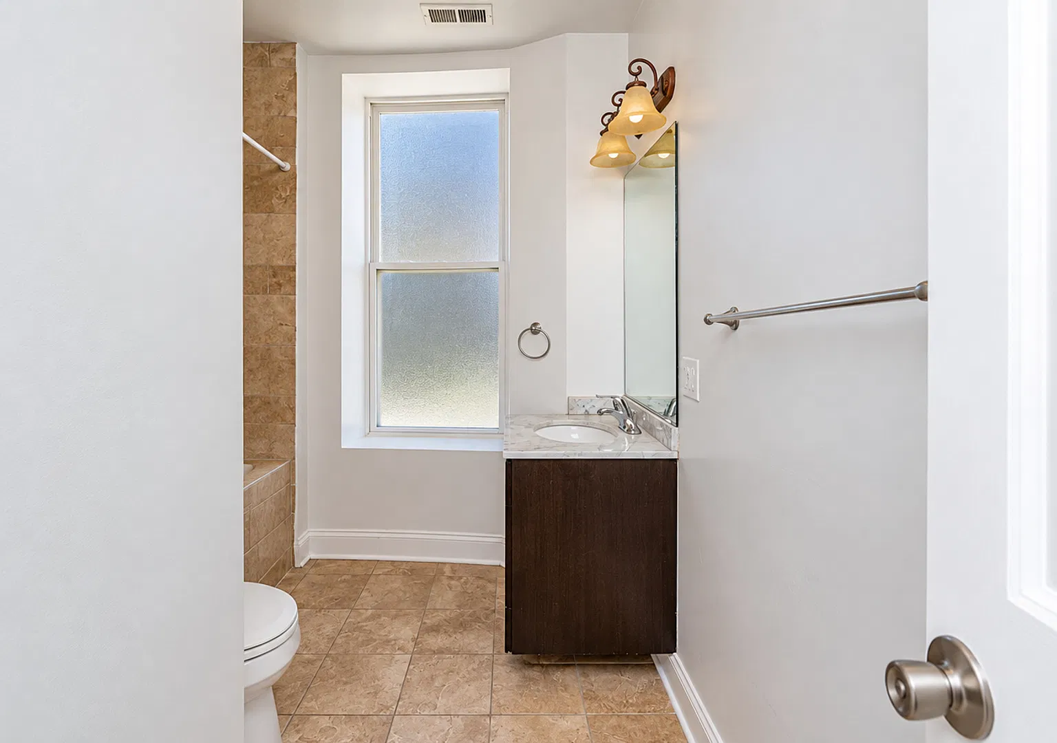 2 bed, $2,700 — Photo 4
