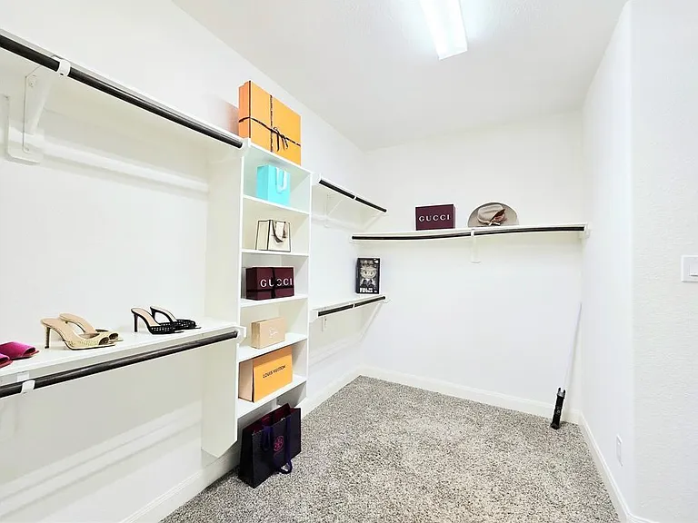 21914 Avalon Queen Dr — Photo 23