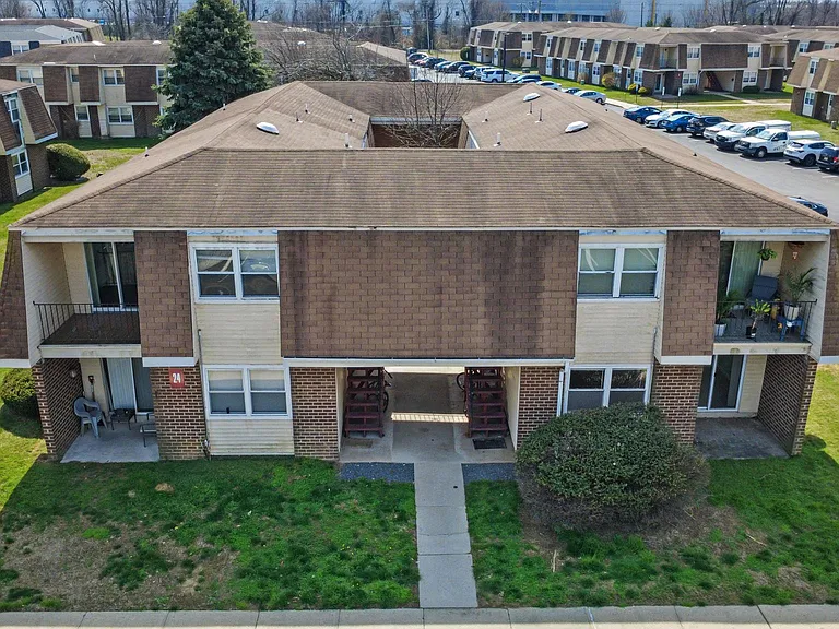24 Florence Tollgate Pl #1 — Photo 2