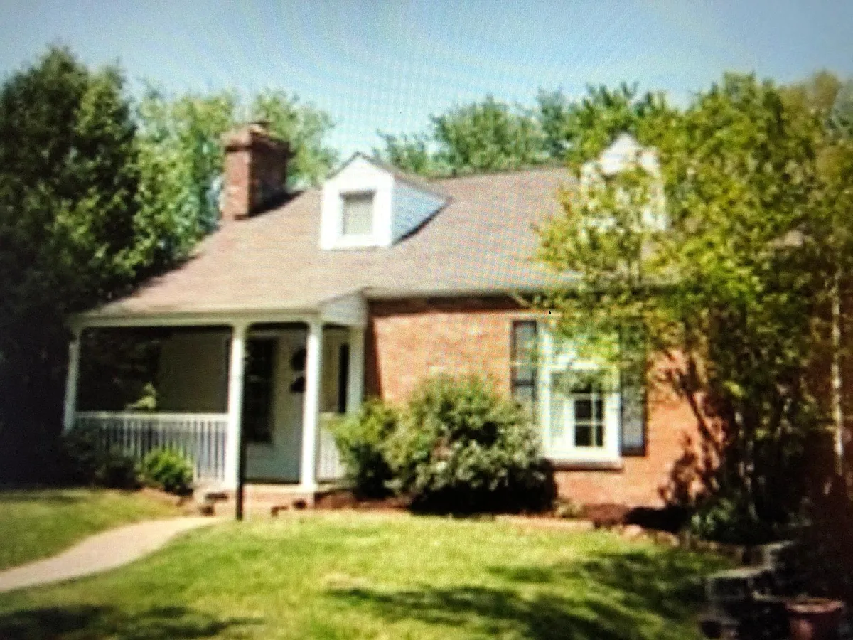Building Photo - 7549 Hiawatha Ave