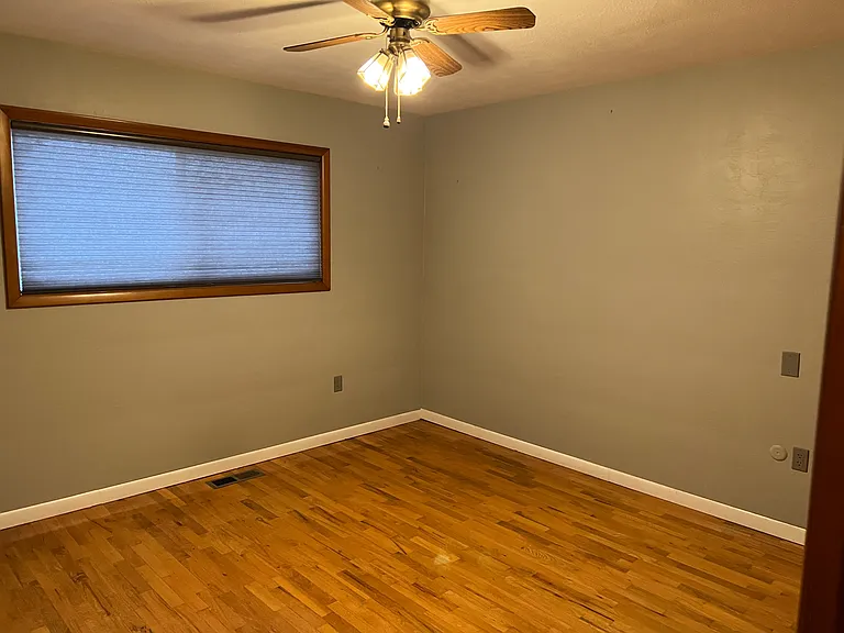 266 NW Douglas St — Photo 21