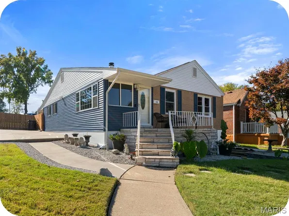 600 Rochester Dr, Saint Louis, MO 63125