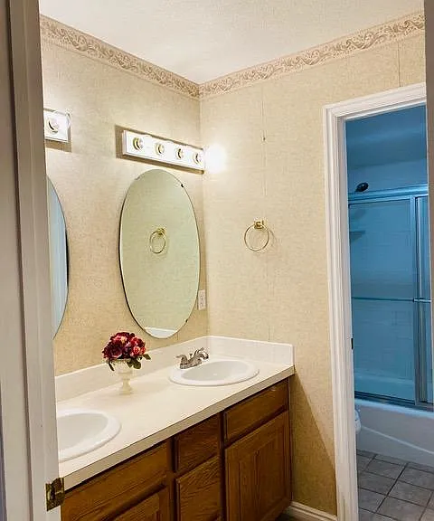 View of upstairs full bathroom