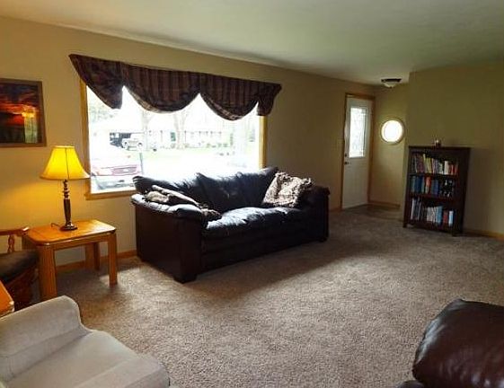 2nd image of 121 Maryknoll Ln