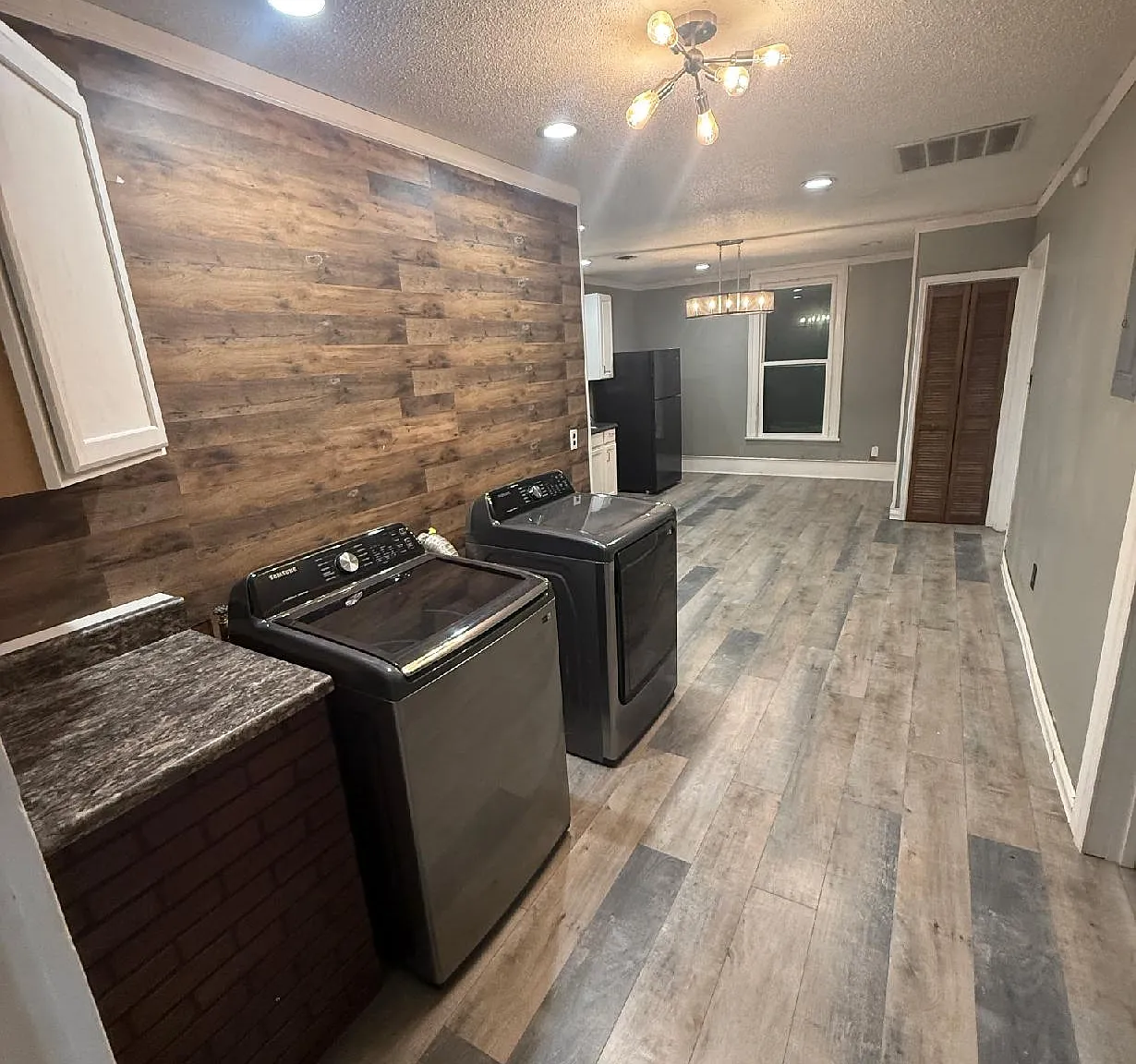 405 W Harnett St — Photo 3