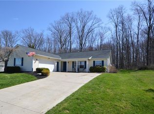 550 Oak Hollow Dr, Madison, OH 44057