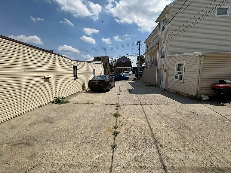 58-75 57th Dr #1 — Photo 3