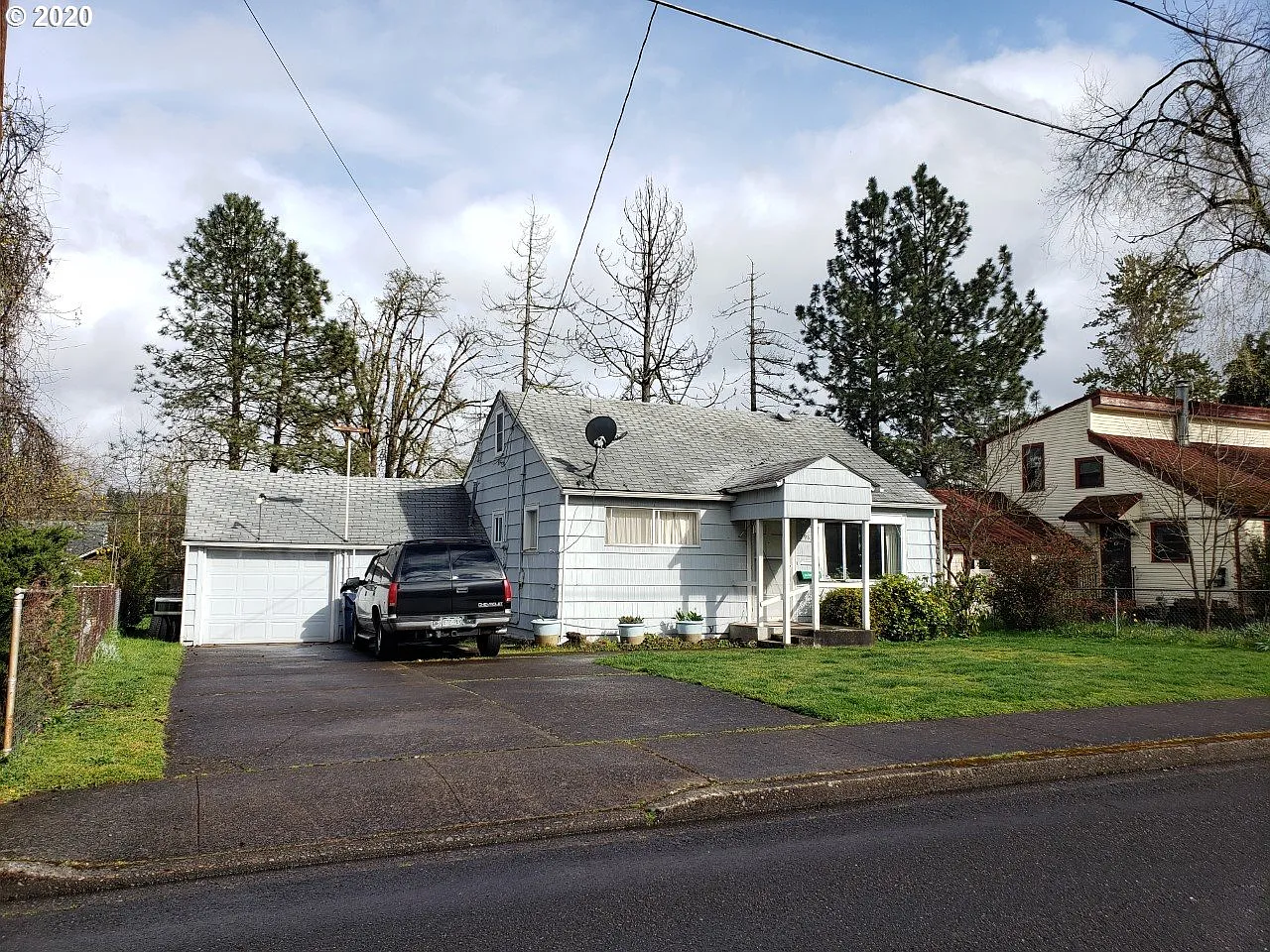 2983 Mill St photo 1
